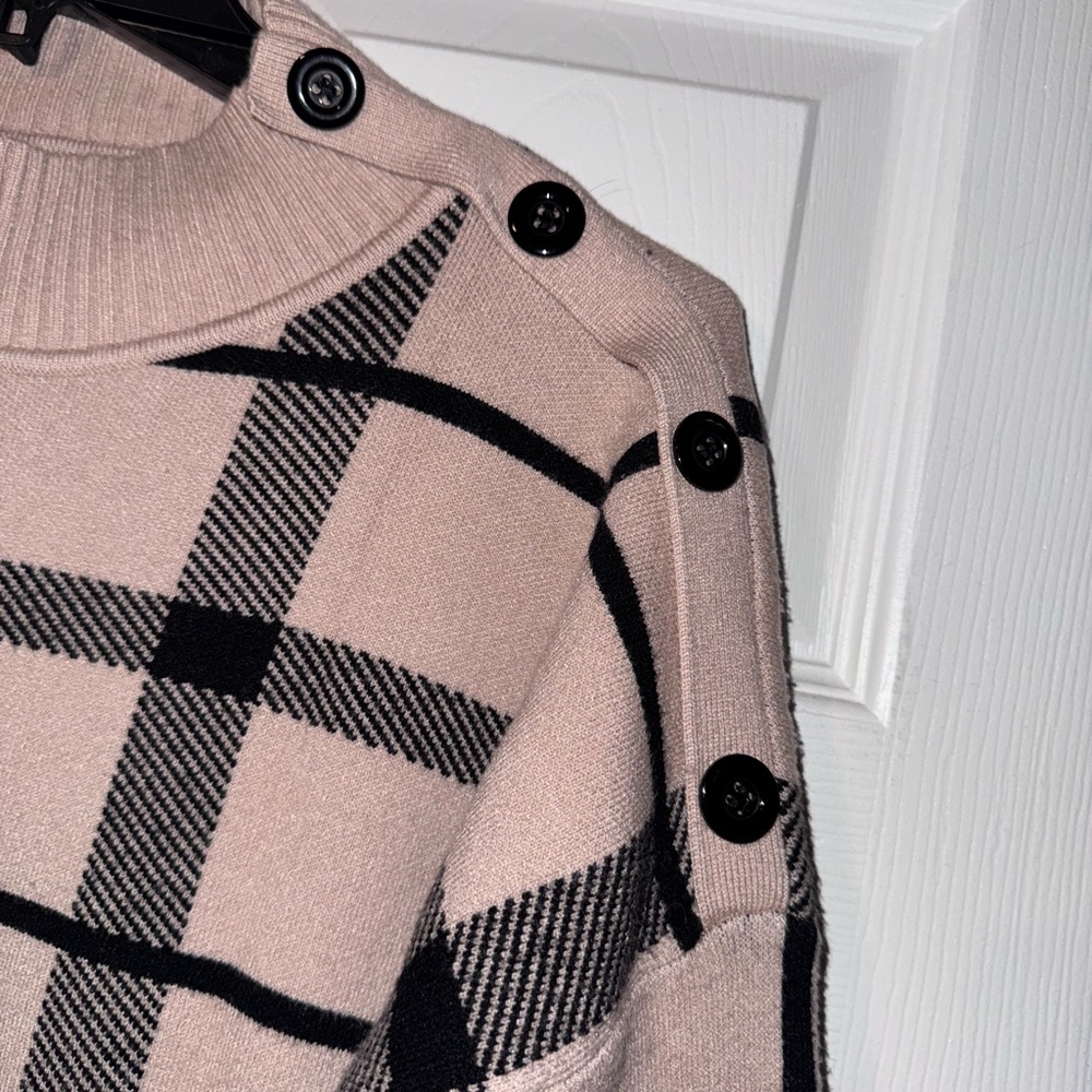 Tahari Sweater - Picture 2 of 4